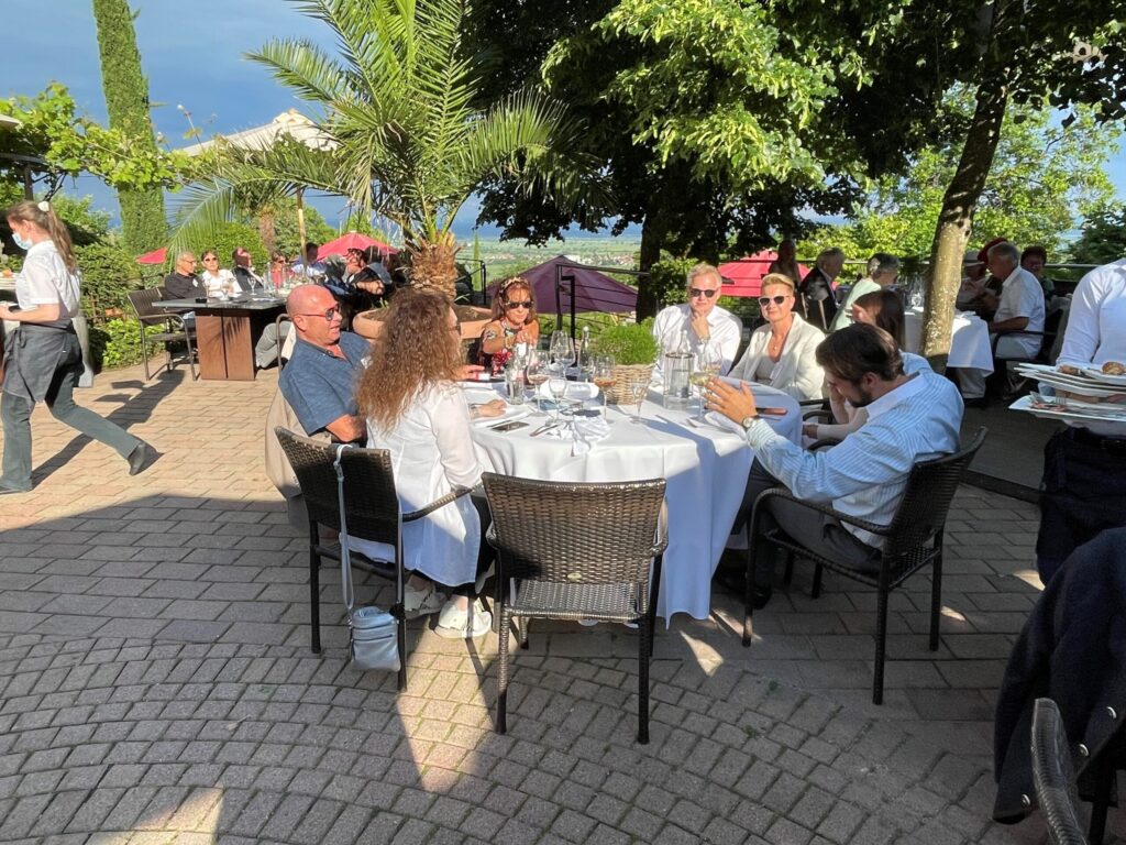 Senat der Wirtschaft beim Weinblütenfest