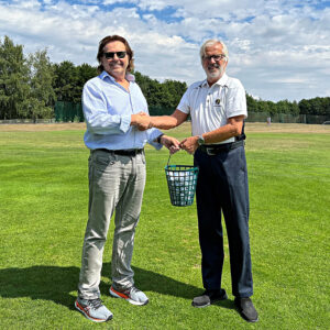 v.l.n.r.: Joachim Heller (Geschäftsführer HELLER MEDIZINTECHNIK GmbH & Co. KG), Günther Bachor (Präsident Attighof Golf & Country Club)